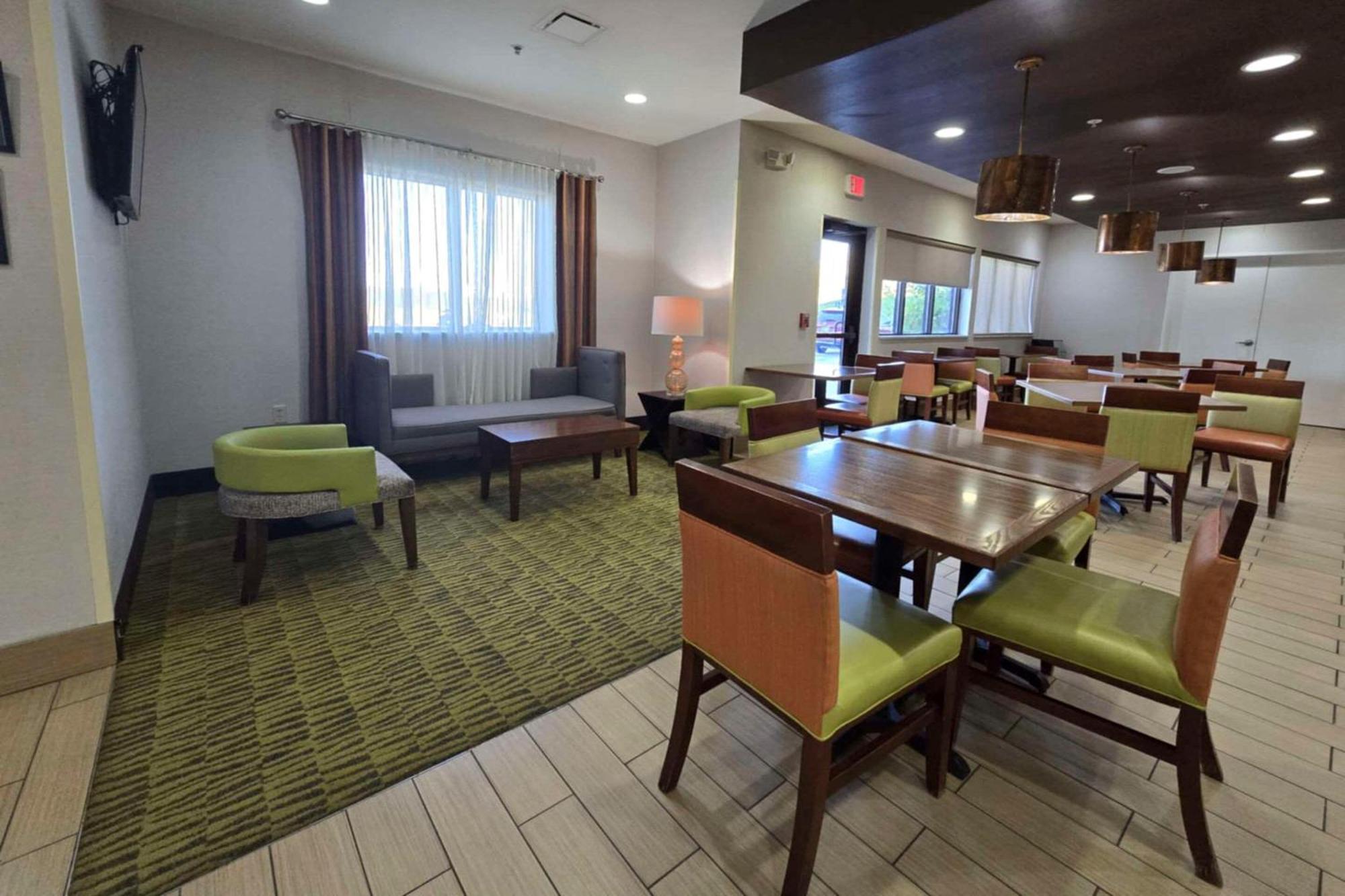Comfort Inn Ferdinand Ngoại thất bức ảnh